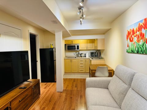 TV and multimedia, Kitchen or kitchenette, Living room, Seating area, Dining area, Evening entertainment, pet friendly, stove