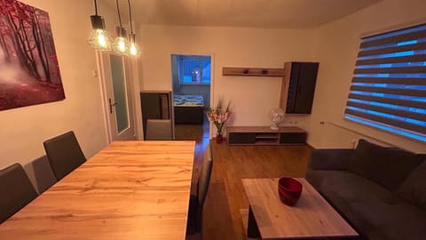 Apartament Gertrud 2 Zimmer in einer WG mit Gemeinschaftsküche Apartment in Oberhausen