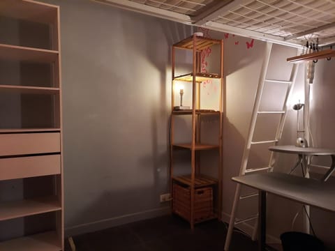 Chambre Privée dans un appartement en colocation A1 Vacation rental in Grenoble