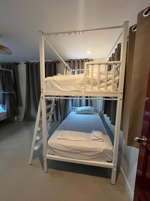 Bed, Photo of the whole room, Bedroom, bunk bed