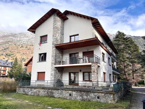 Property building, Spring, Natural landscape, Mountain view