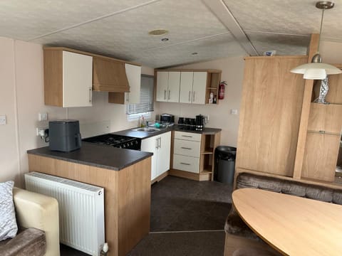 3 bedroom pet free static caravan in Prestatyn Chalé in Rhyl