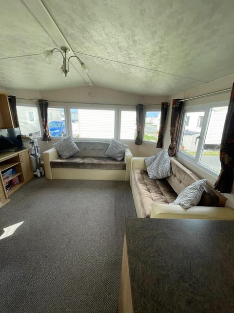 3 bedroom pet free static caravan in Prestatyn Chalé in Rhyl