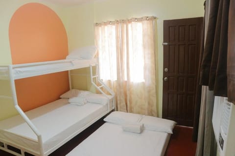 Iloilo Transient Rooms Good for 15-20 pax Apartment in Iloilo City