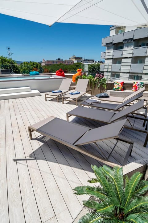 Hot Tub, Solarium, sunbed