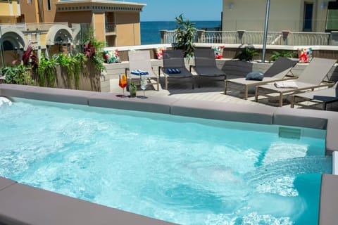 Hot Tub, Solarium, Sea view, sunbed