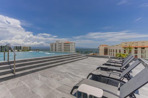 Pool view, Swimming pool, sunbed