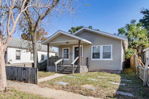 2 Mi to Historic Pensacola Village Central Home! House in Pensacola