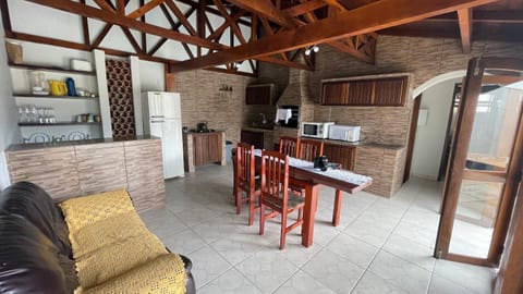 BBQ facilities, Kitchen or kitchenette