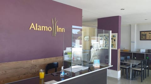 Alamo Inn Suites ejecutivas express Hotel in General Roca