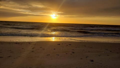 Nearby landmark, Day, Natural landscape, Beach, Sea view, Sunrise, Sunset