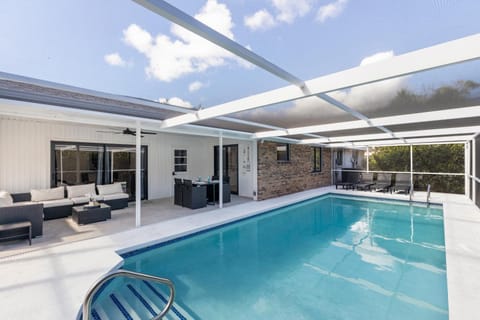 Patio, Day, Pool view, Swimming pool, sunbed