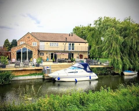 Day, Garden, Lake view, River view