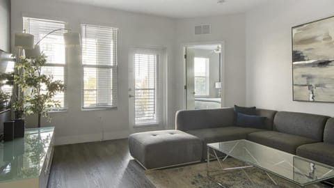 Landing at The Pointe on Westshore - 3 Bedrooms in Port Tampa City Apartment in Tampa