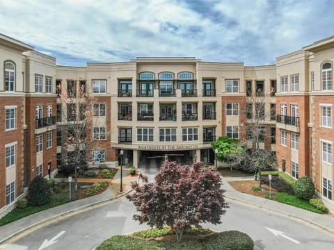 Landing at The Arboretum - 1 Bedroom in The Arboretum Apartment in Cedar Fork