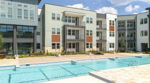 Landing at Birdie on Woodland Greens - 1 Bedroom in Plaza Volente Apartment in Austin