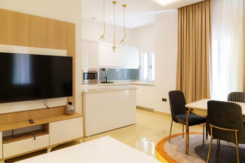 Communal lounge/ TV room, TV and multimedia, Living room, Seating area, Dining area, Bedroom, minibar