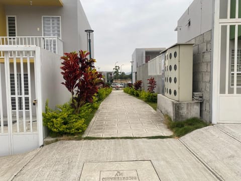 Vista Alegre, Urbanización Bicentenario House in Guayas