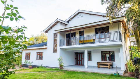 Property building, View (from property/room), Balcony/Terrace, Garden view