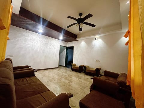 Blue Shark Villa ll Big Private Pool ll Luxurious 4 BHK Villa Villa in Lonavla