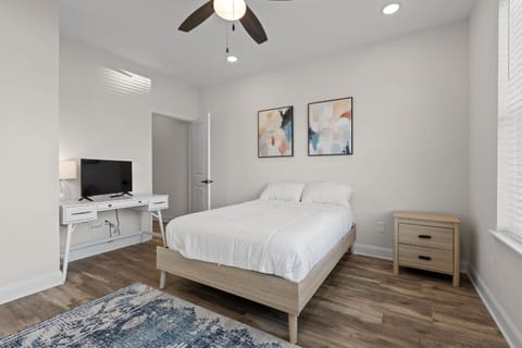 Chic 2BR at The Poplin - Southside Chattanooga Apartment in Chattanooga