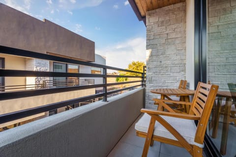 Desert Oasis at Pecan Valley Resort - Private Hot Tub House in Hurricane