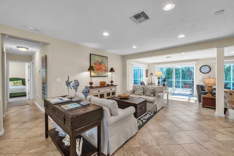 Comfy Home with Heated Pool Near Siesta Key Beach home Casa in Gulf Gate Estates