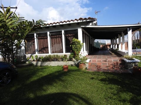 Finca la Irlanda Villa in Risaralda