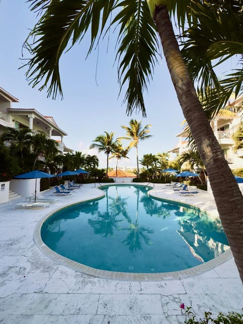 Blue Oasis TCI Sun, Sand & Poolside Perfection Apartamento in The Bight Settlement