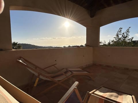 Maison calme 4 pièces, 3 chambres, vue mer, Bormes-les-Mimosas - FR-1-251-849 House in Bormes-les-Mimosas