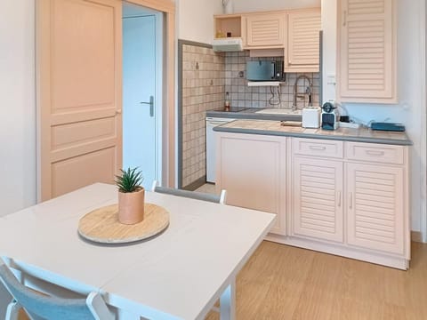 T2 en RDC proche mer avec climatisation et Wi-Fi - FR-1-746-25 Apartment in Courseulles-sur-Mer