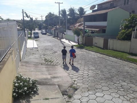 Casa ampla com piscina e churrasqueira House in São Pedro da Aldeia