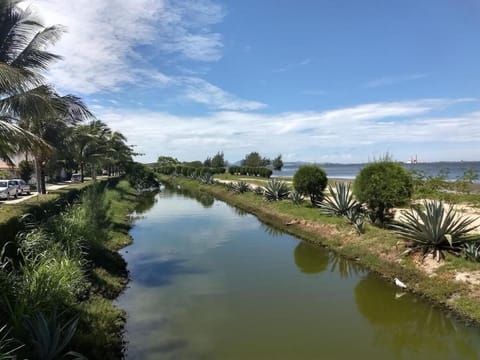 Casa ampla com piscina e churrasqueira House in São Pedro da Aldeia