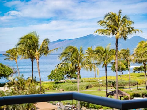 Oceanfront Views Above Dukes - Wrap Around Lanai - Outdoor Kitchen Honua Kai H351 House in Kaanapali