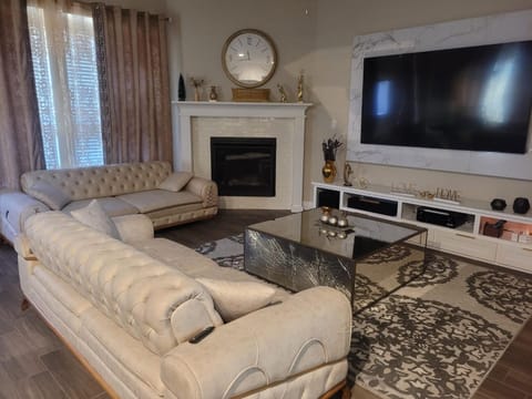 Living room, Seating area