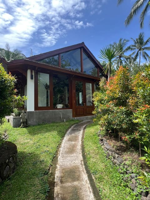 Property building, Day, Garden, Garden view