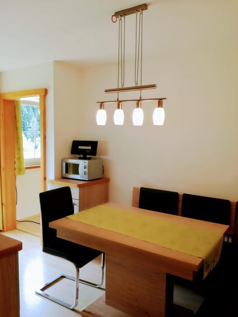 Seating area, Dining area, Garden view, Mountain view, River view