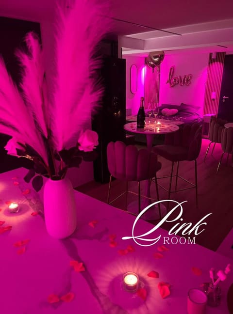 Pink Room by Loveroomeo Apartment in Pontarlier