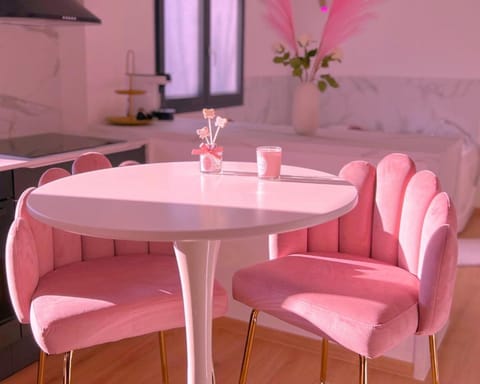 Pink Room by Loveroomeo Apartment in Pontarlier