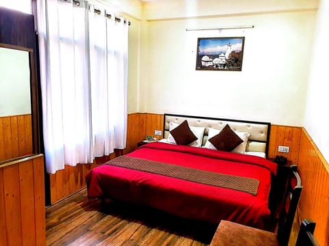 Hotel White House Bed and Breakfast in Shimla