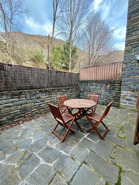 Patio, Day, Natural landscape, Balcony/Terrace