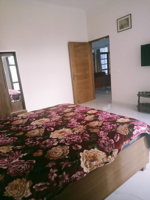 Anand Kunj Bed and Breakfast in Chandigarh