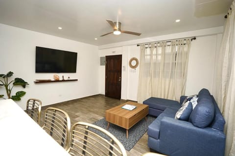 Modern & Spacious APT Near Ocean Apartment in Belize City