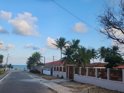 Day, Neighbourhood, Natural landscape, Street view