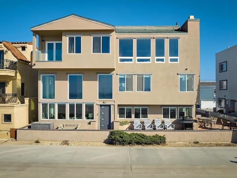 Ocean Front Walk House in Mission Beach