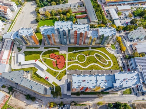 Property building, Day, Neighbourhood, Street view, Location
