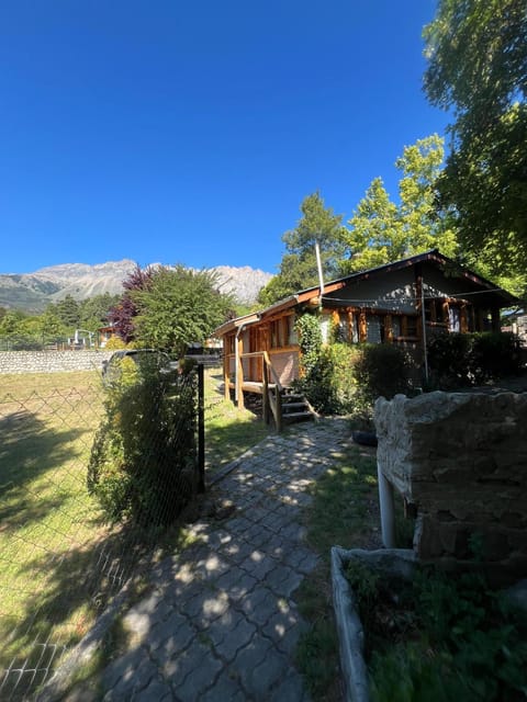 Property building, Natural landscape, Garden, Garden view, Mountain view