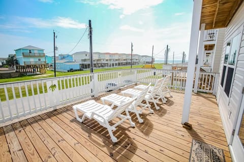 Flamingos in Flip-Flops House in Surfside Beach