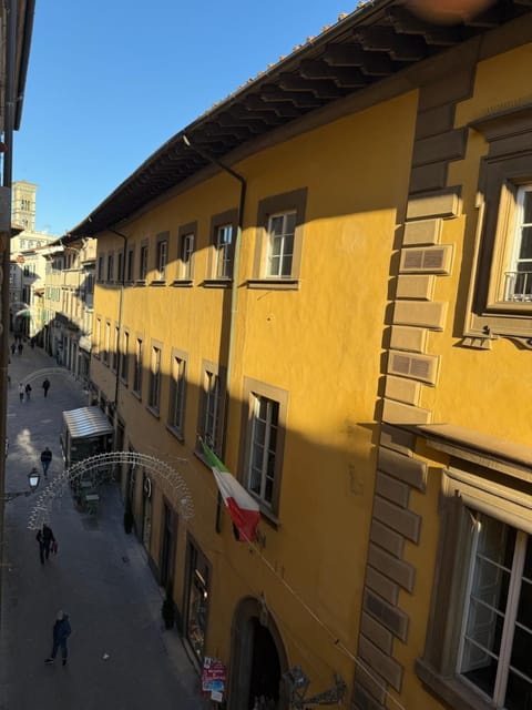 Property building, Street view