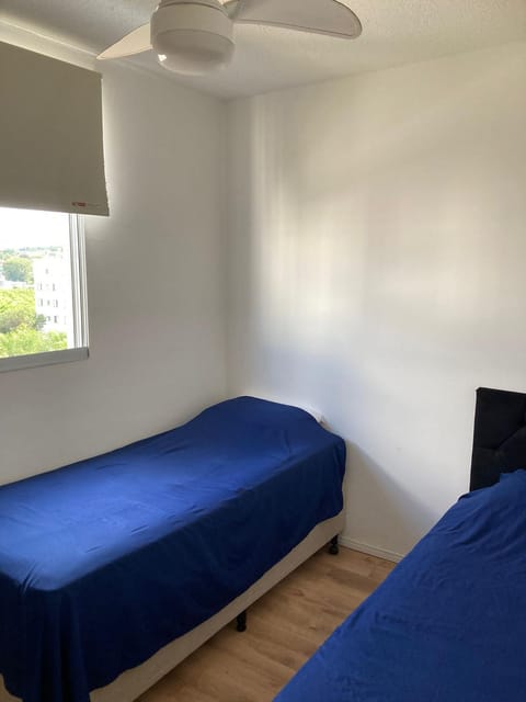 Apto perto do Hotel Premium com garagem, 3 camas, 2 quartos, portaria 24h Apartment in Campinas